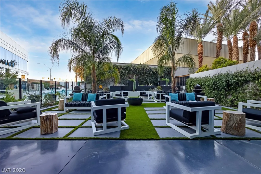 4525 Dean Martin, Las Vegas, NV 89103