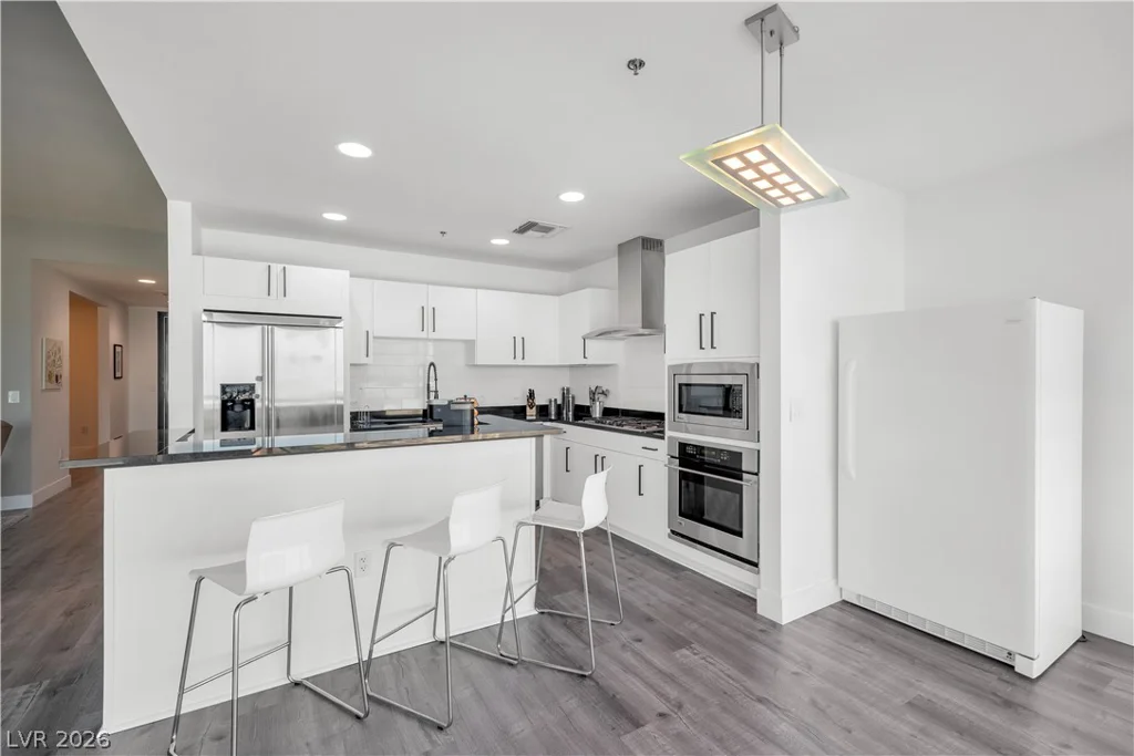 4525 Dean Martin, Las Vegas, NV 89103