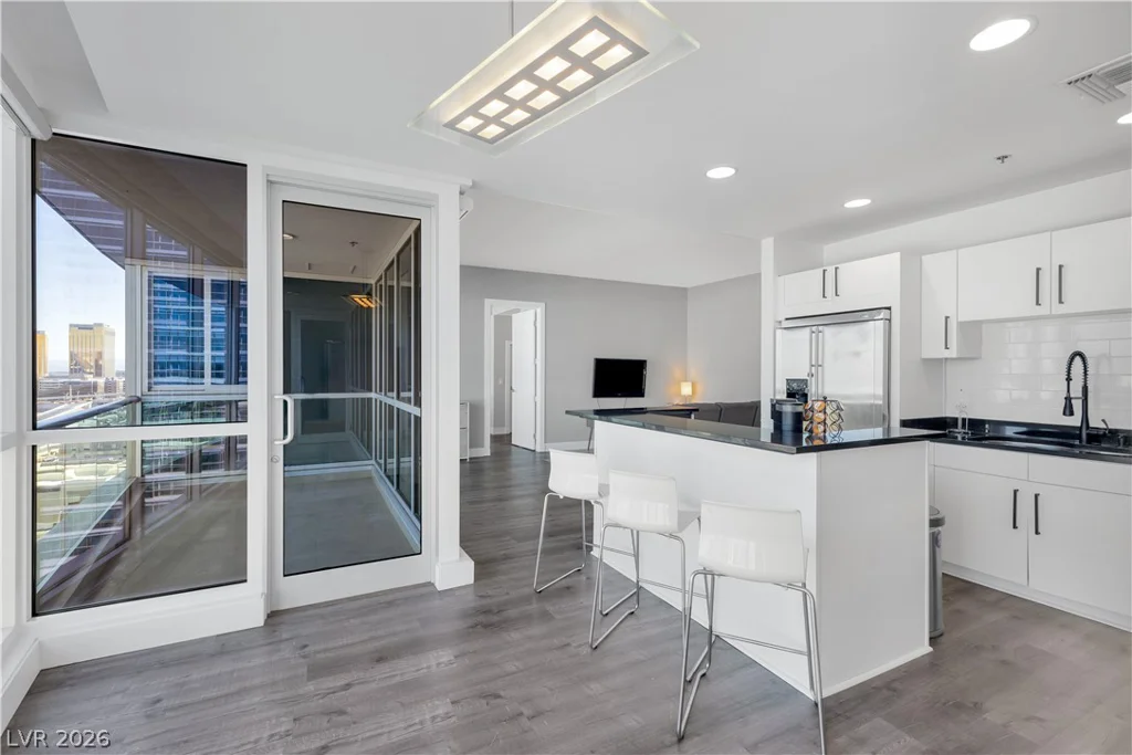4525 Dean Martin, Las Vegas, NV 89103