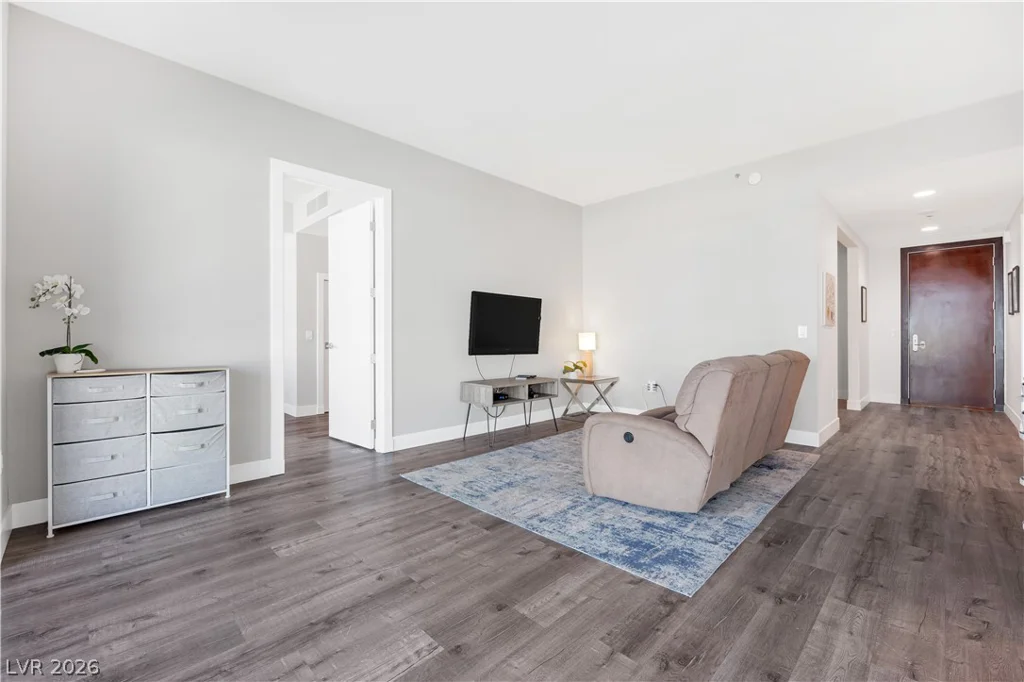 4525 Dean Martin, Las Vegas, NV 89103