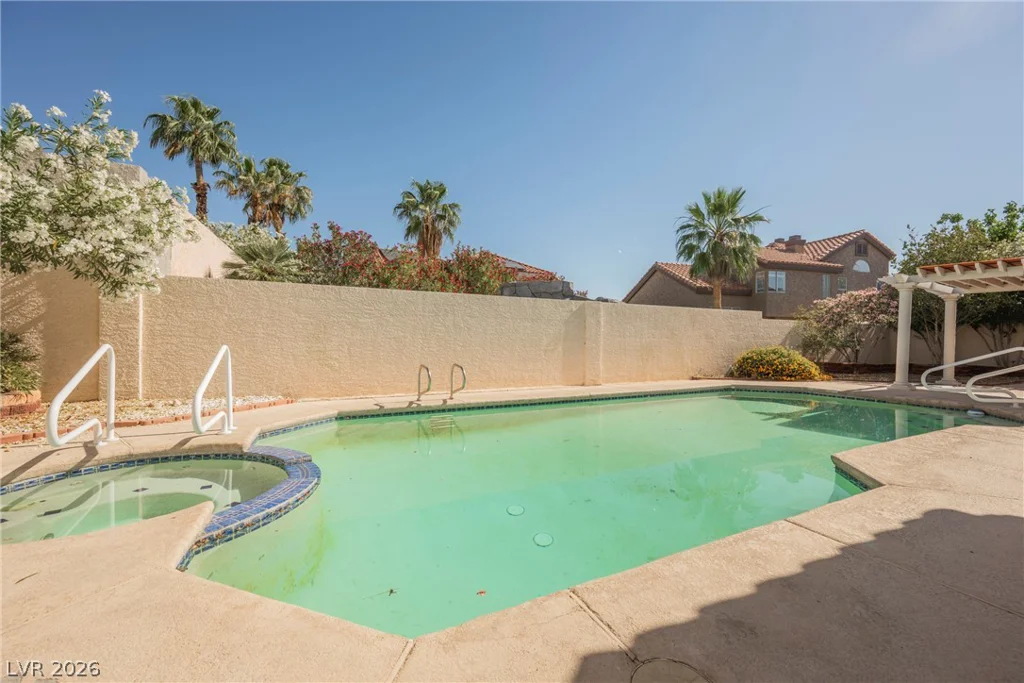 7628 Spruce Run, Las Vegas, NV 89128