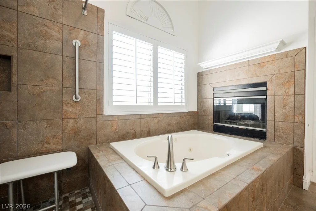 7628 Spruce Run, Las Vegas, NV 89128