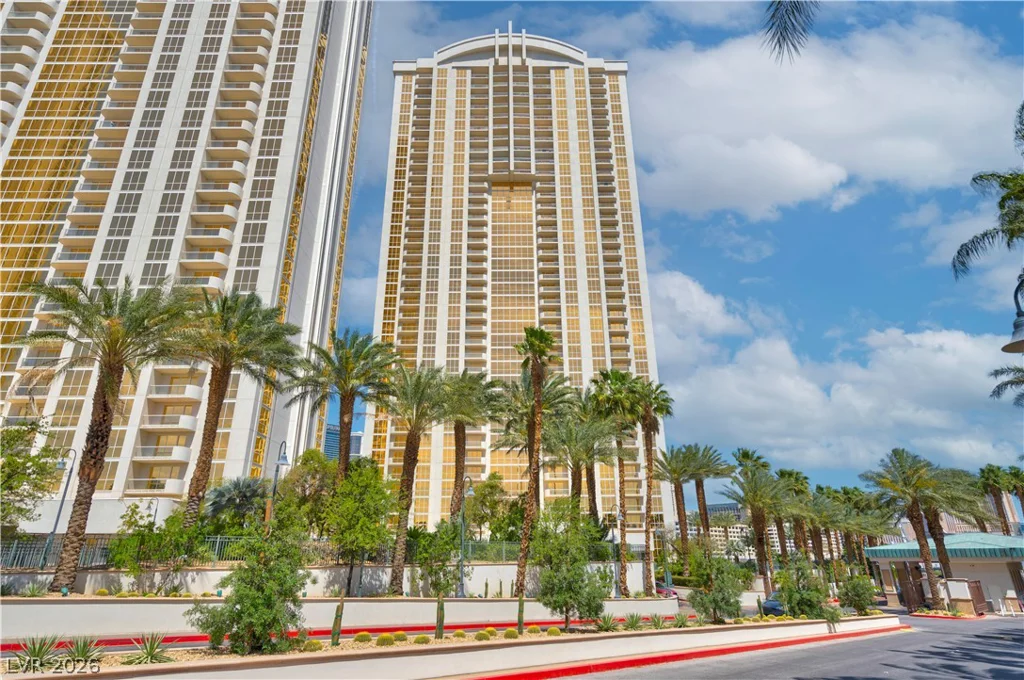 125 Harmon, Las Vegas, NV 89109