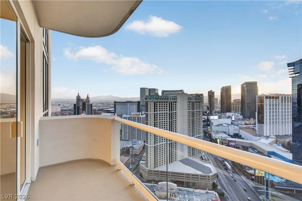 125 Harmon, Las Vegas, NV 89109