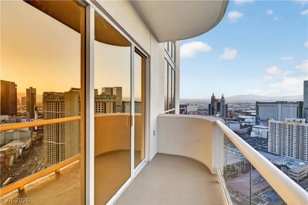 125 Harmon, Las Vegas, NV 89109