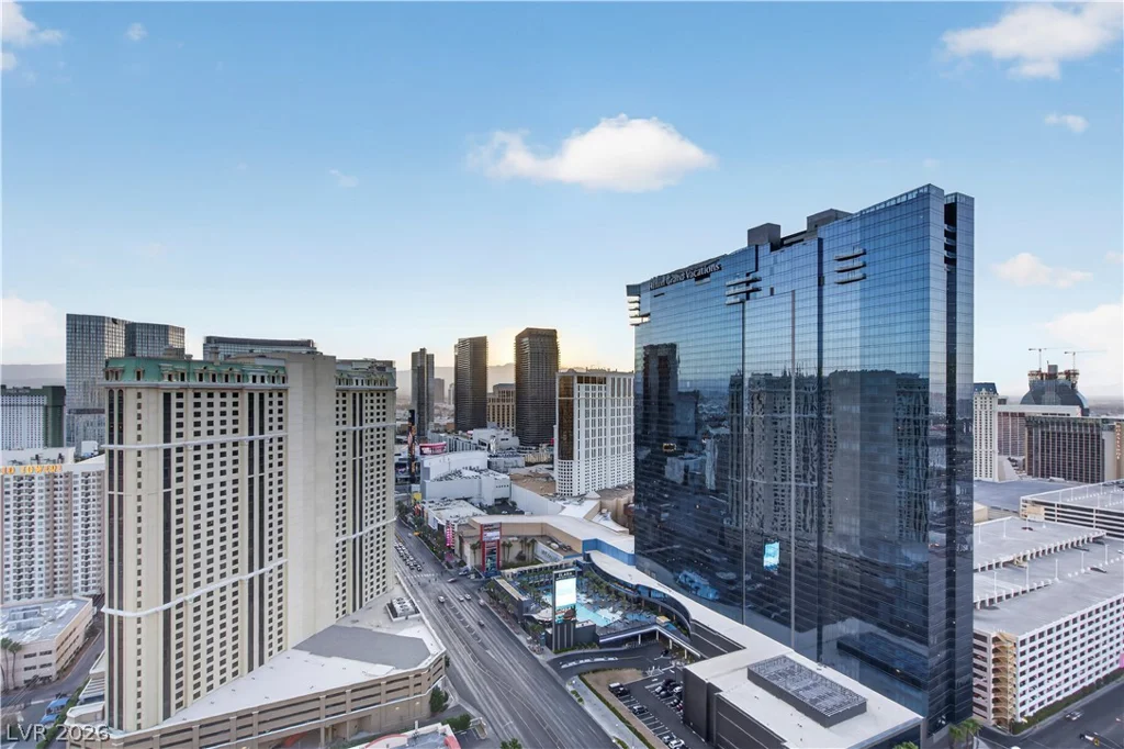125 Harmon, Las Vegas, NV 89109