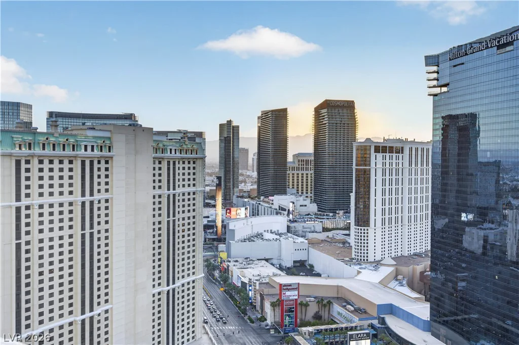 125 Harmon, Las Vegas, NV 89109