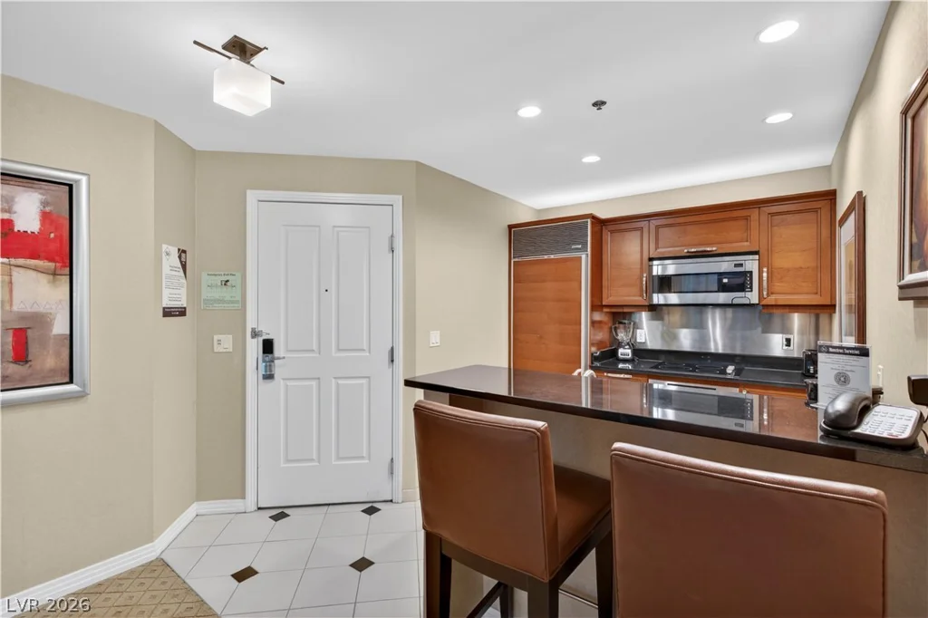 125 Harmon, Las Vegas, NV 89109