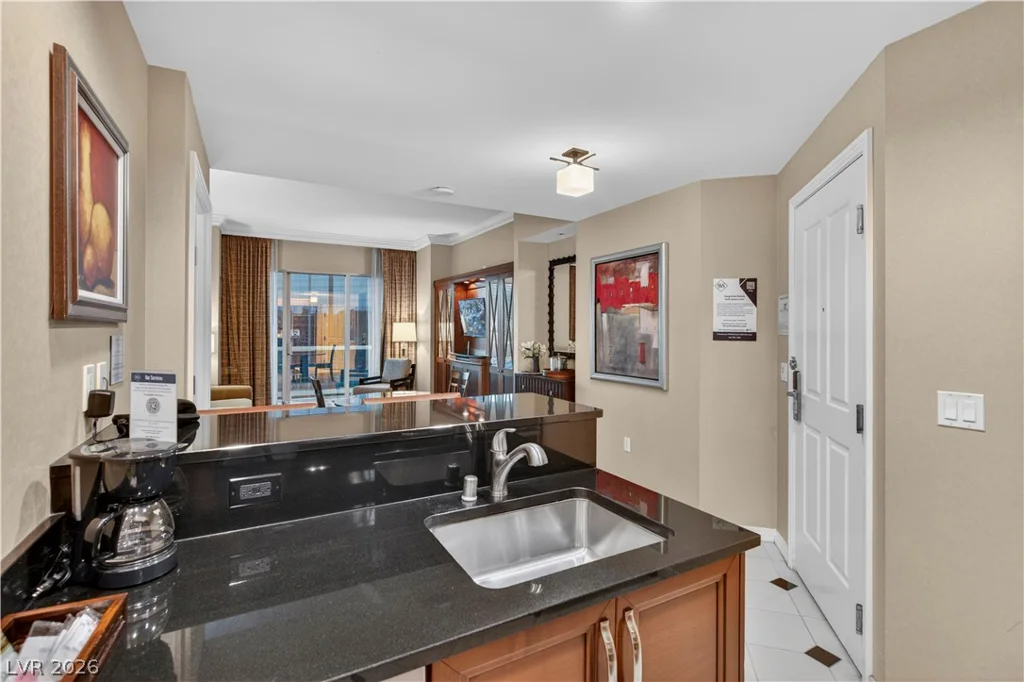 125 Harmon, Las Vegas, NV 89109
