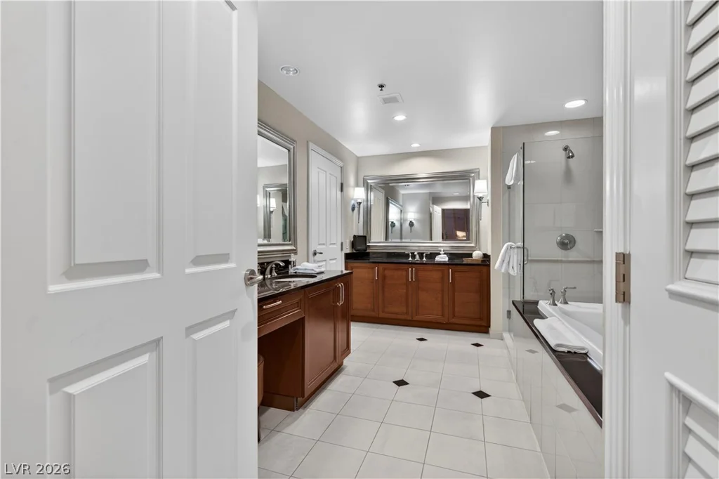 125 Harmon, Las Vegas, NV 89109