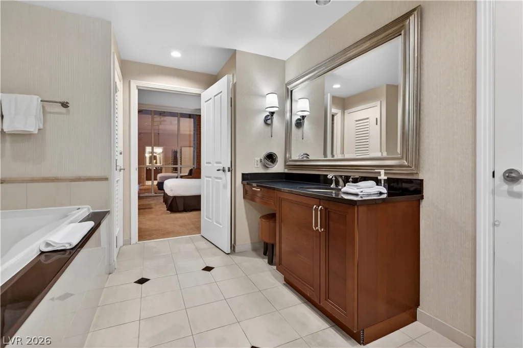 125 Harmon, Las Vegas, NV 89109
