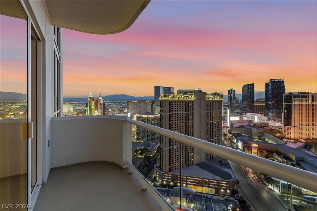 125 Harmon, Las Vegas, NV 89109