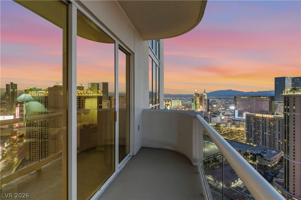 125 Harmon, Las Vegas, NV 89109