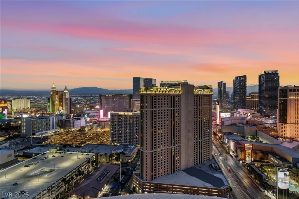 125 Harmon, Las Vegas, NV 89109