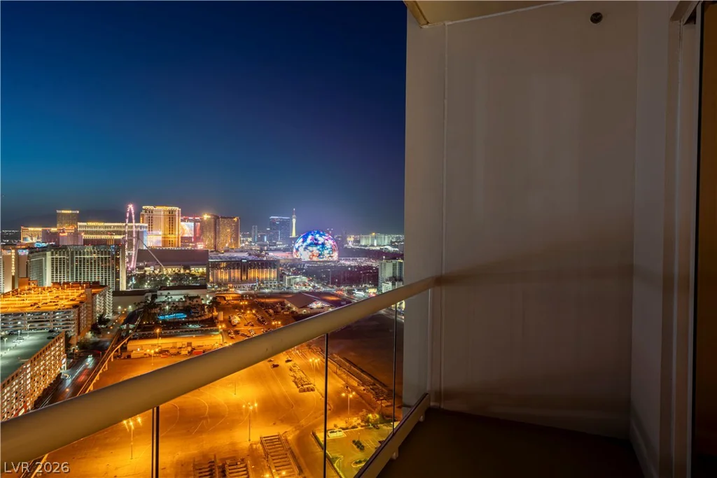 125 Harmon, Las Vegas, NV 89109