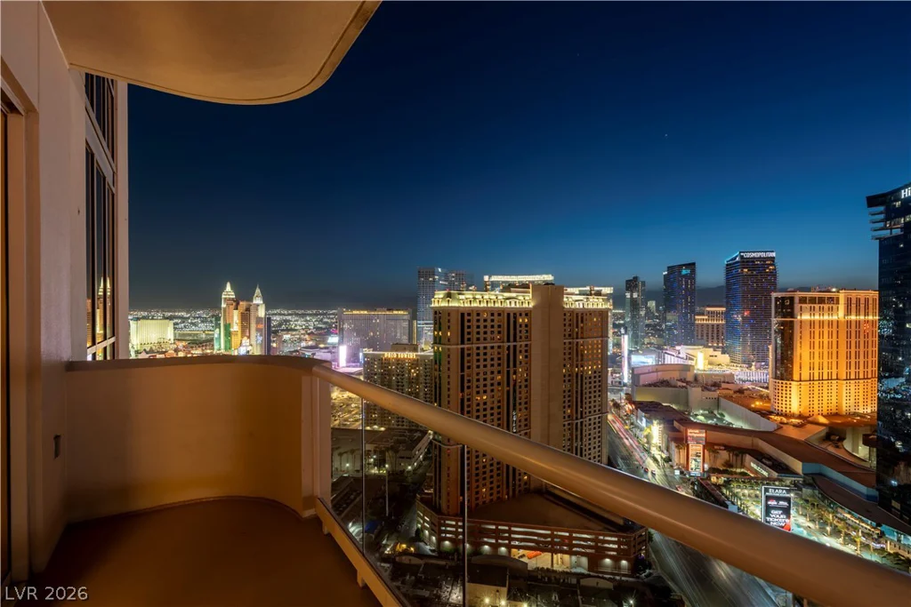 125 Harmon, Las Vegas, NV 89109