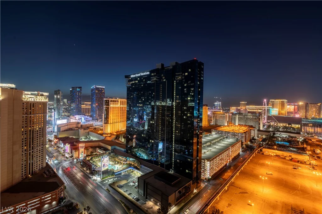 125 Harmon, Las Vegas, NV 89109