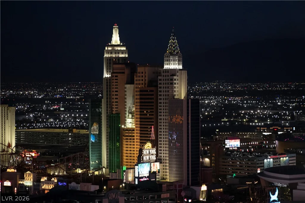 125 Harmon, Las Vegas, NV 89109