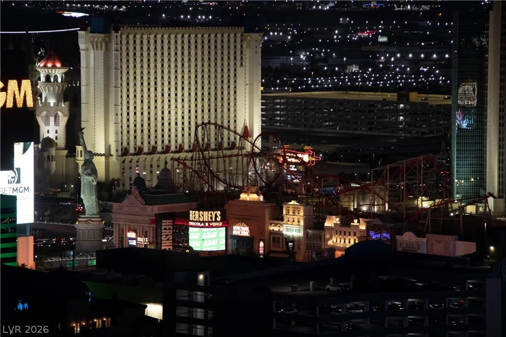 125 Harmon, Las Vegas, NV 89109