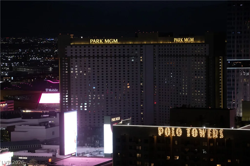 125 Harmon, Las Vegas, NV 89109