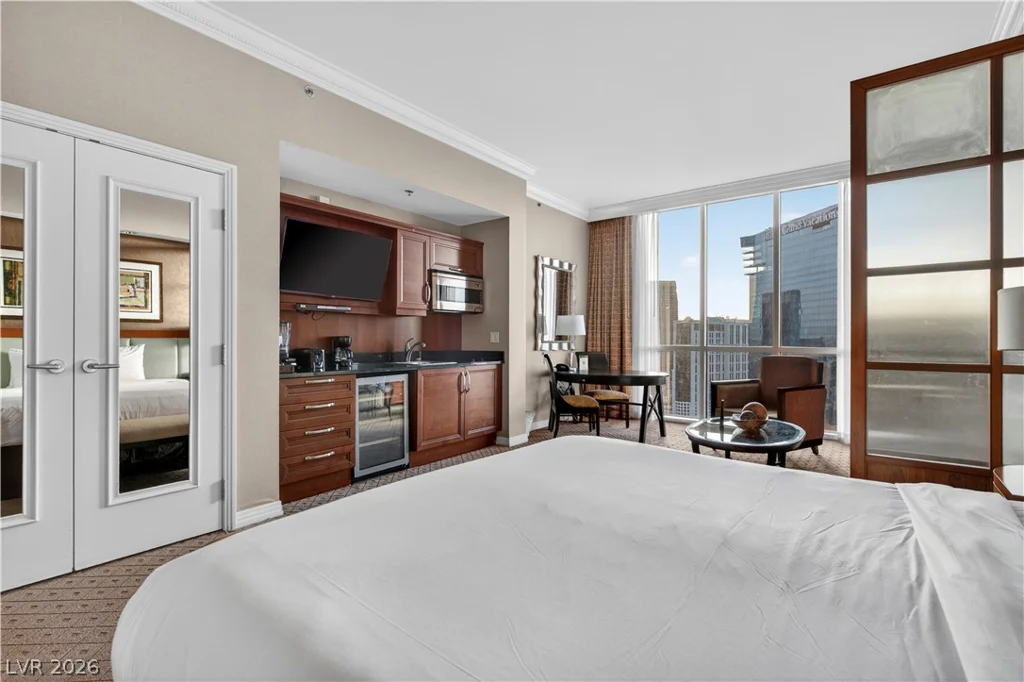 125 Harmon, Las Vegas, NV 89109