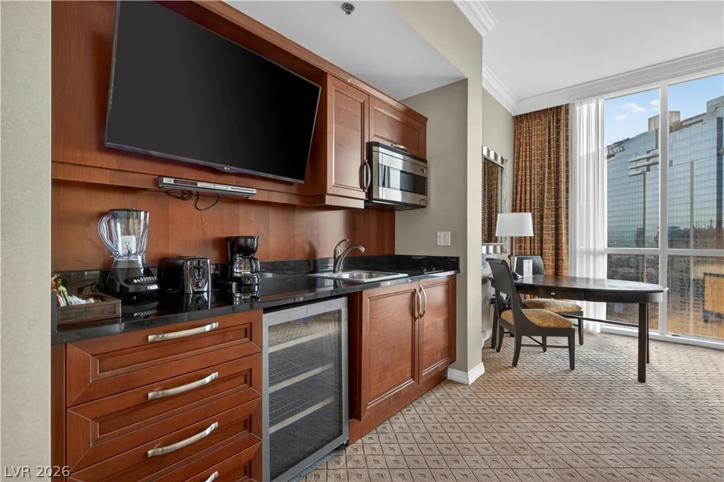 125 Harmon, Las Vegas, NV 89109