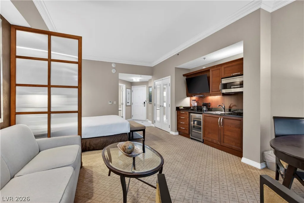 125 Harmon, Las Vegas, NV 89109
