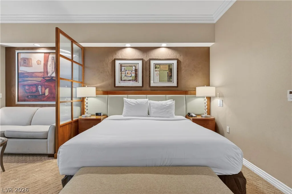 125 Harmon, Las Vegas, NV 89109