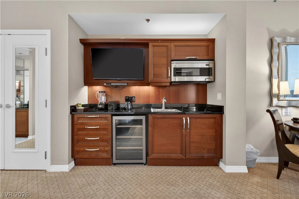 125 Harmon, Las Vegas, NV 89109