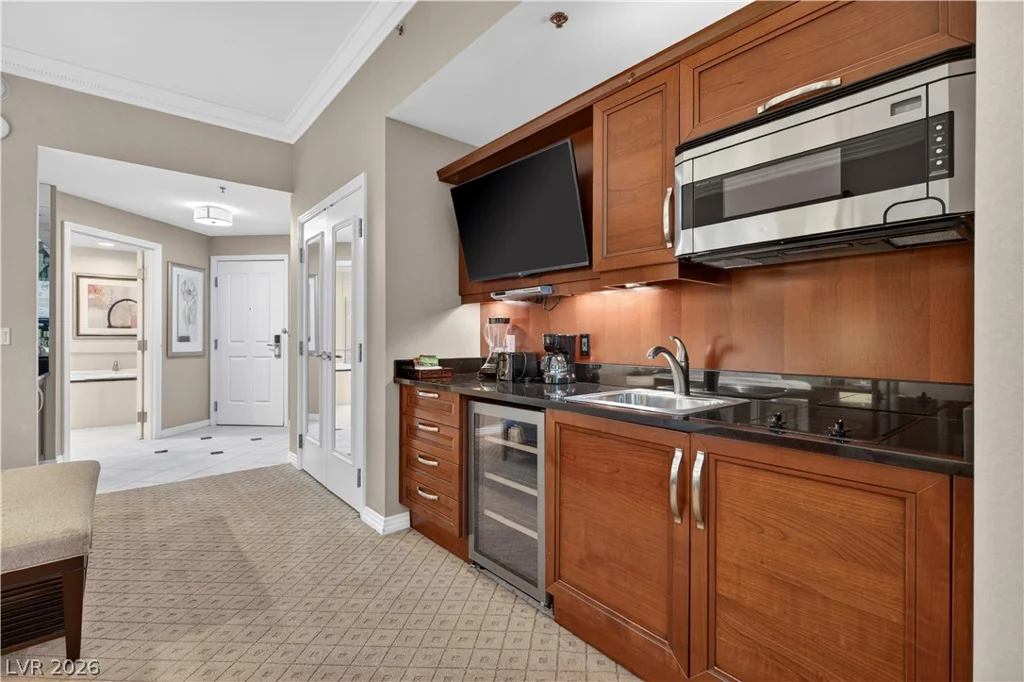 125 Harmon, Las Vegas, NV 89109