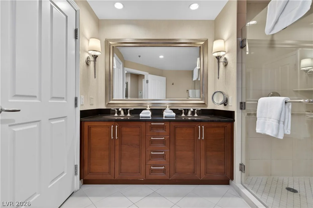 125 Harmon, Las Vegas, NV 89109