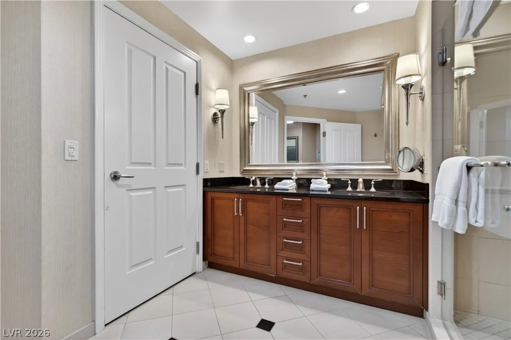 125 Harmon, Las Vegas, NV 89109