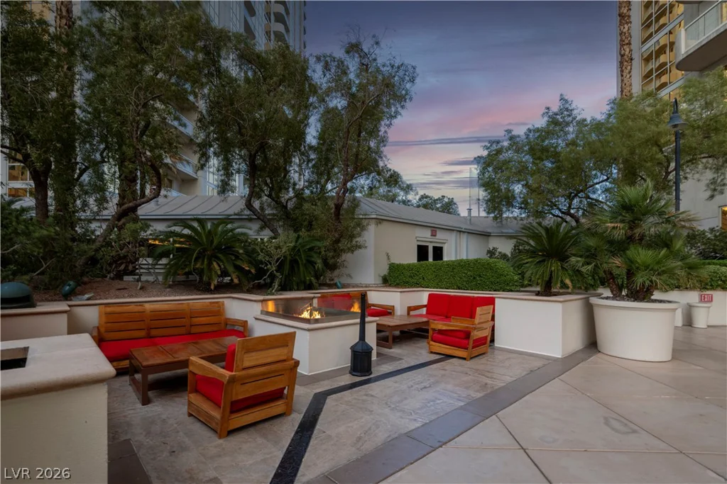125 Harmon, Las Vegas, NV 89109