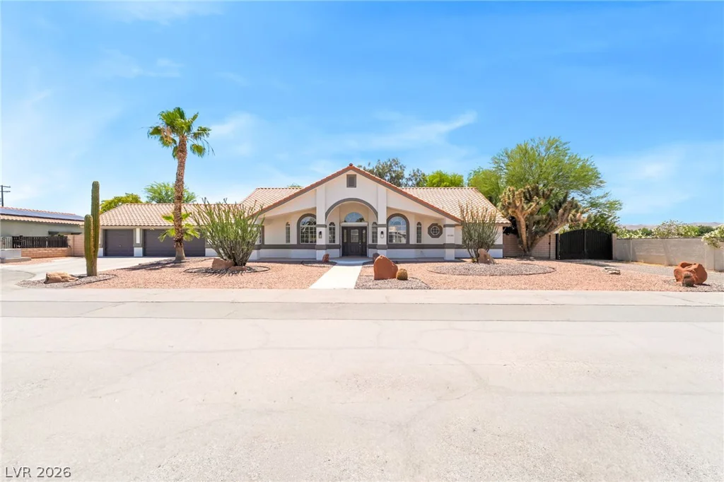 10380 Gilespie, Las Vegas, NV 89183