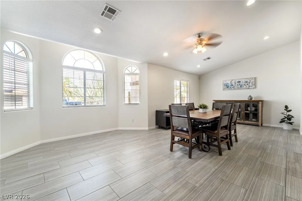 10380 Gilespie, Las Vegas, NV 89183
