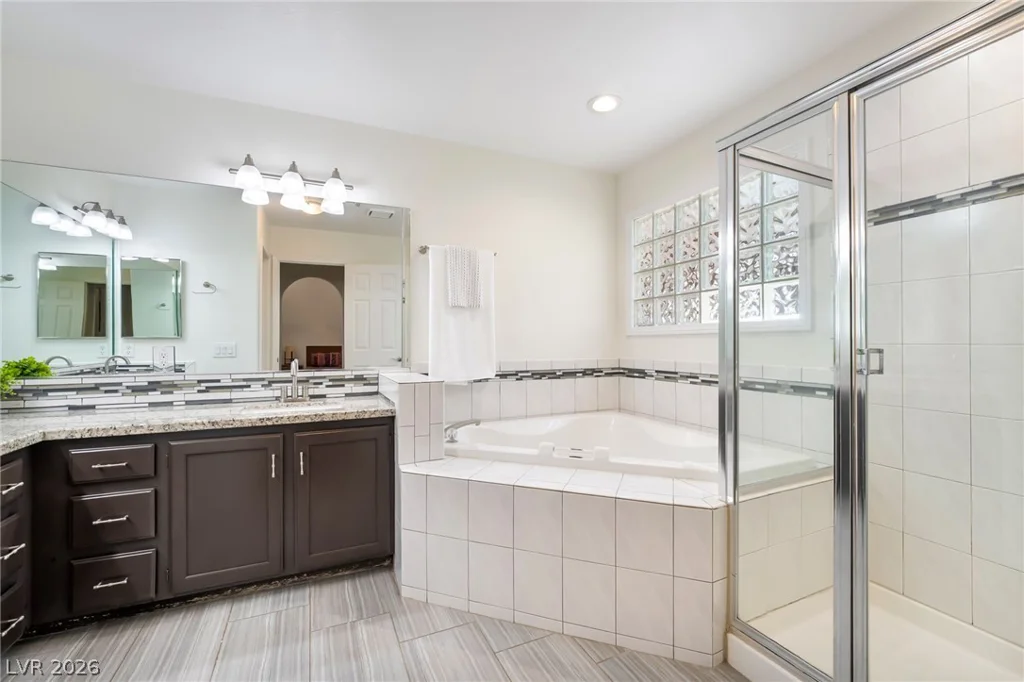 10380 Gilespie, Las Vegas, NV 89183