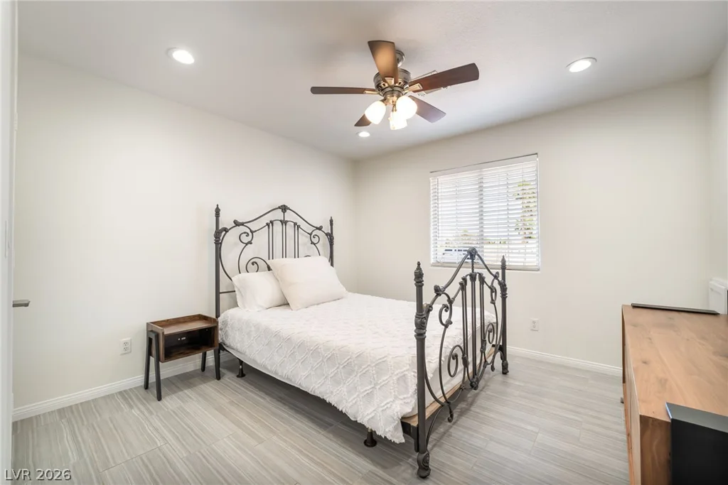 10380 Gilespie, Las Vegas, NV 89183