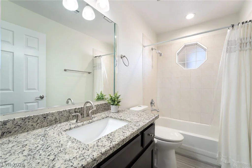 10380 Gilespie, Las Vegas, NV 89183
