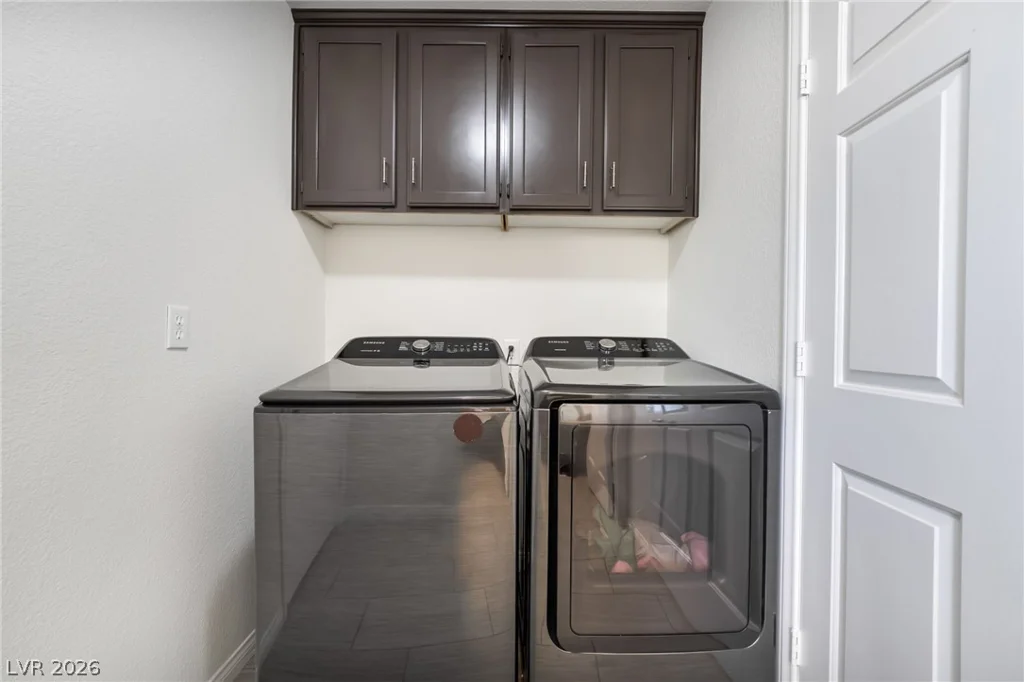 10380 Gilespie, Las Vegas, NV 89183