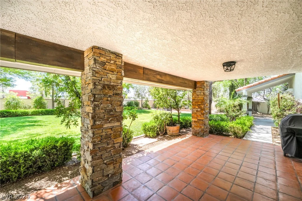 10380 Gilespie, Las Vegas, NV 89183