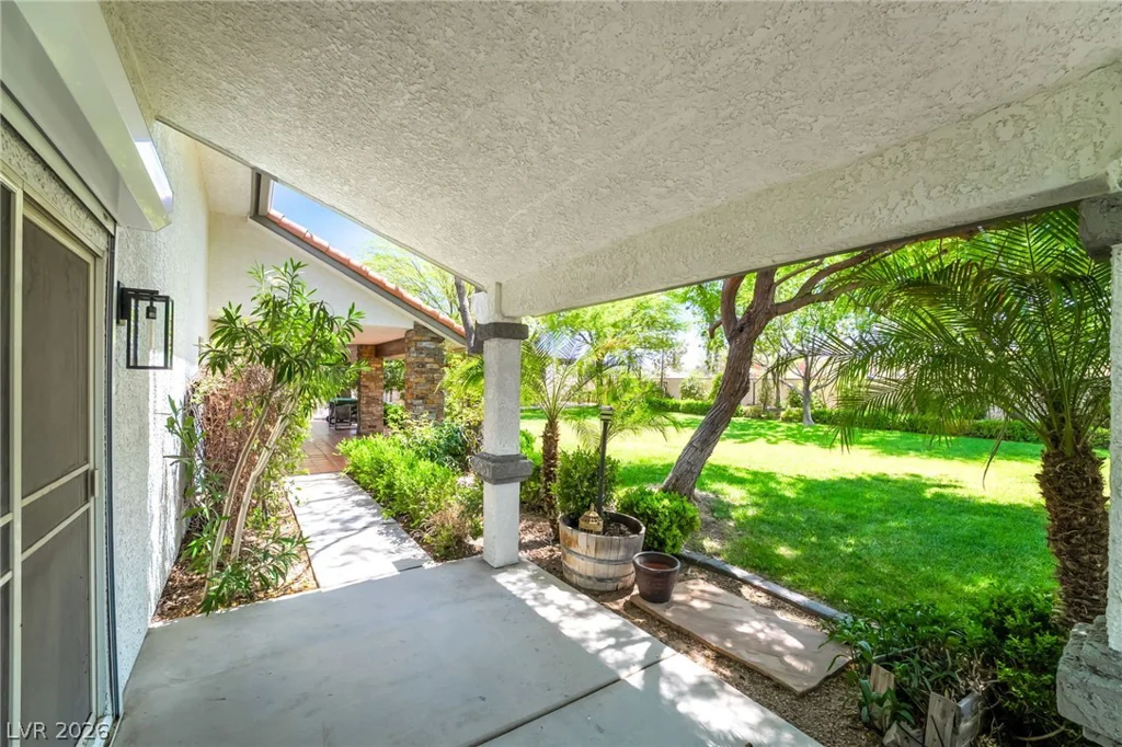 10380 Gilespie, Las Vegas, NV 89183