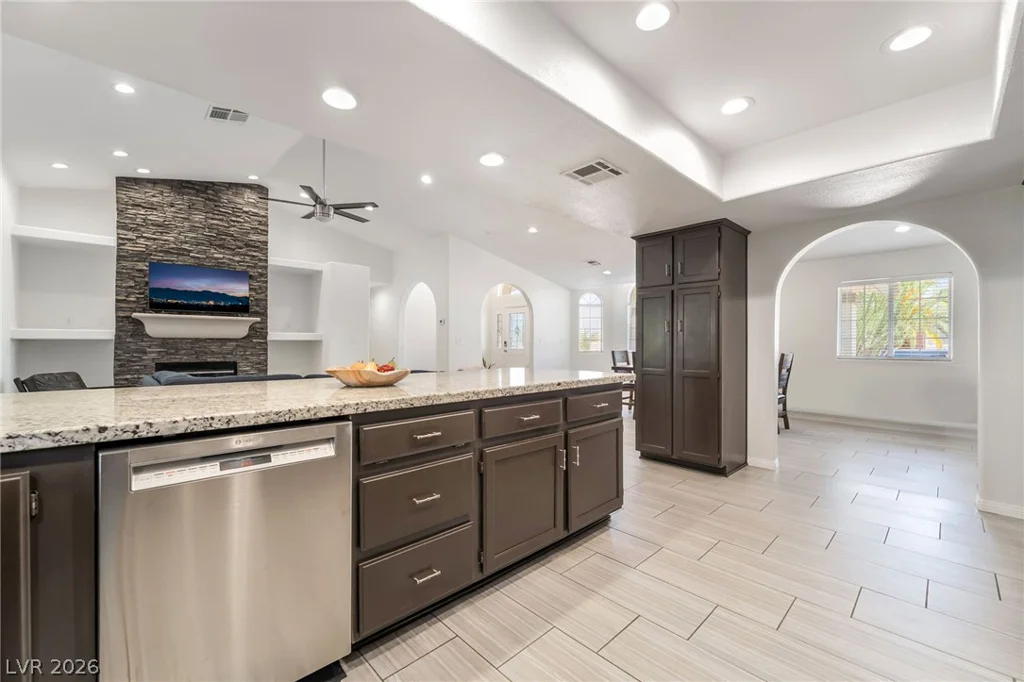 10380 Gilespie, Las Vegas, NV 89183