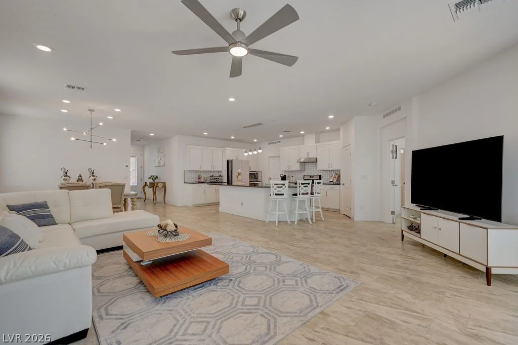 7135 Sunland Hills, Las Vegas, NV 89113