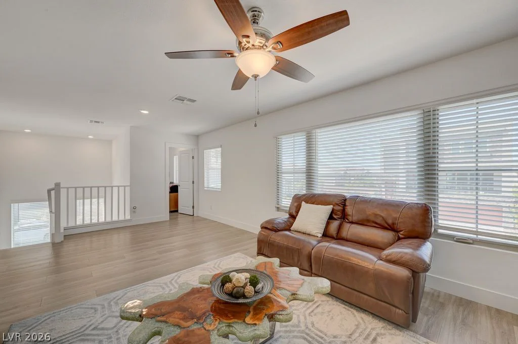 7135 Sunland Hills, Las Vegas, NV 89113