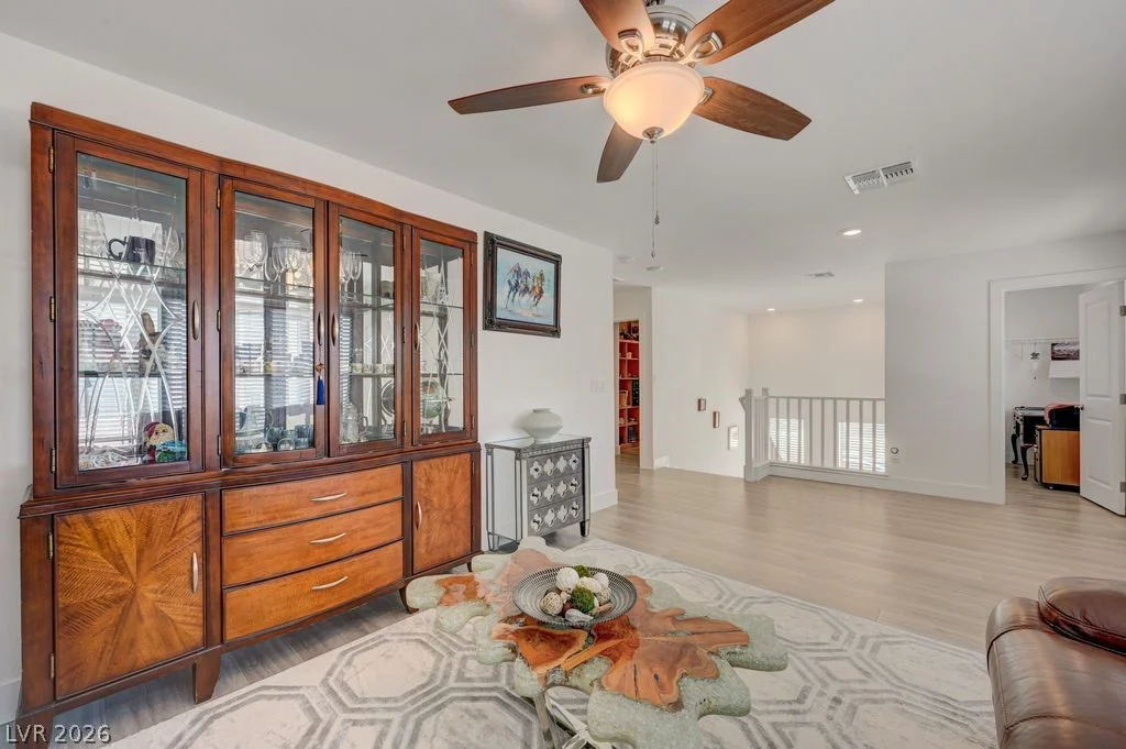 7135 Sunland Hills, Las Vegas, NV 89113