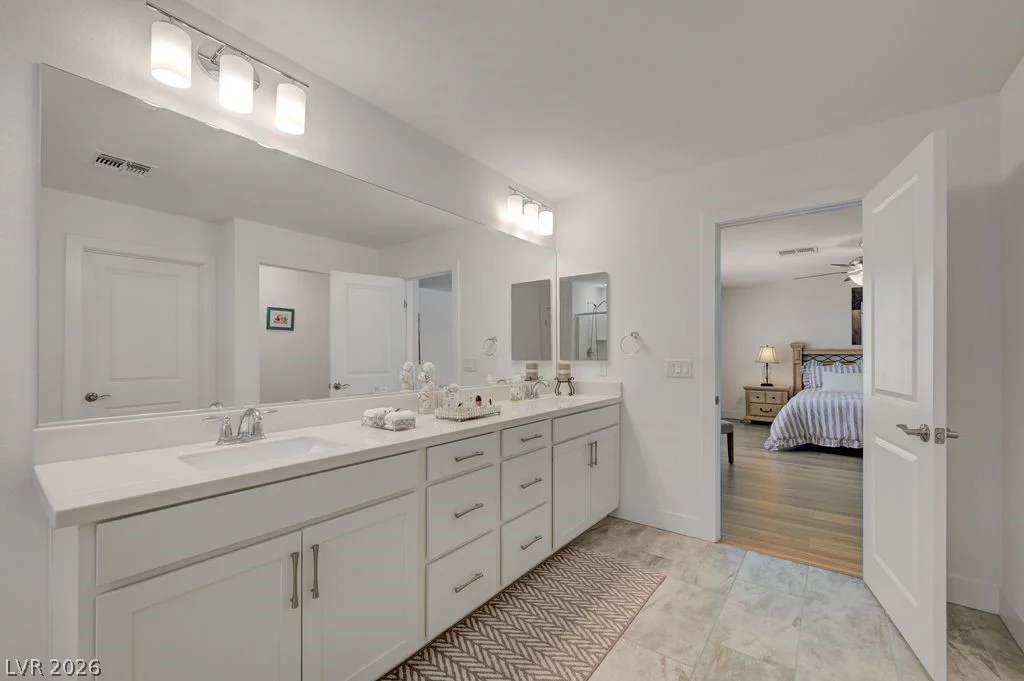 7135 Sunland Hills, Las Vegas, NV 89113