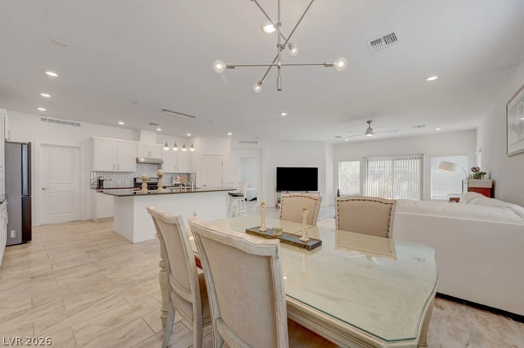 7135 Sunland Hills, Las Vegas, NV 89113