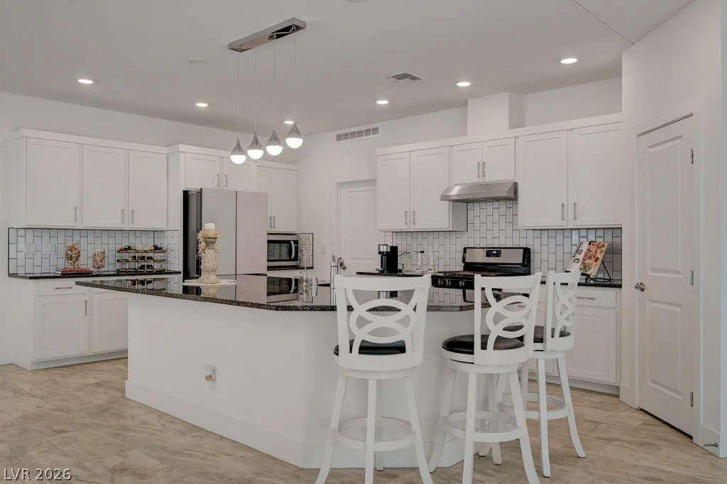7135 Sunland Hills, Las Vegas, NV 89113