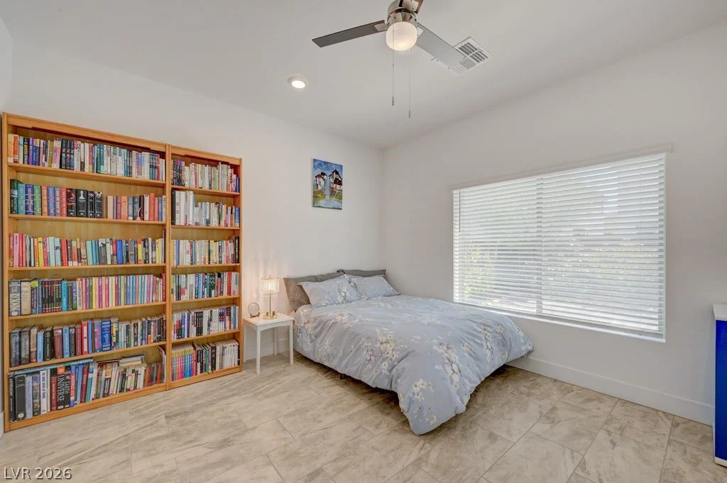7135 Sunland Hills, Las Vegas, NV 89113