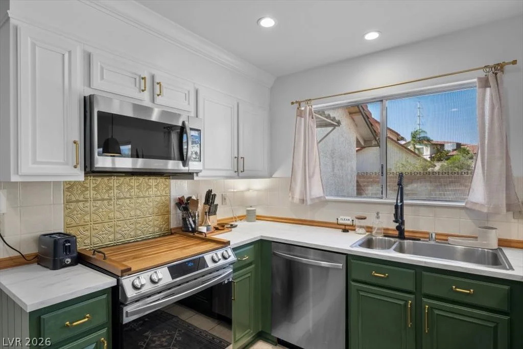 8508 Hearst, Las Vegas, NV 89117